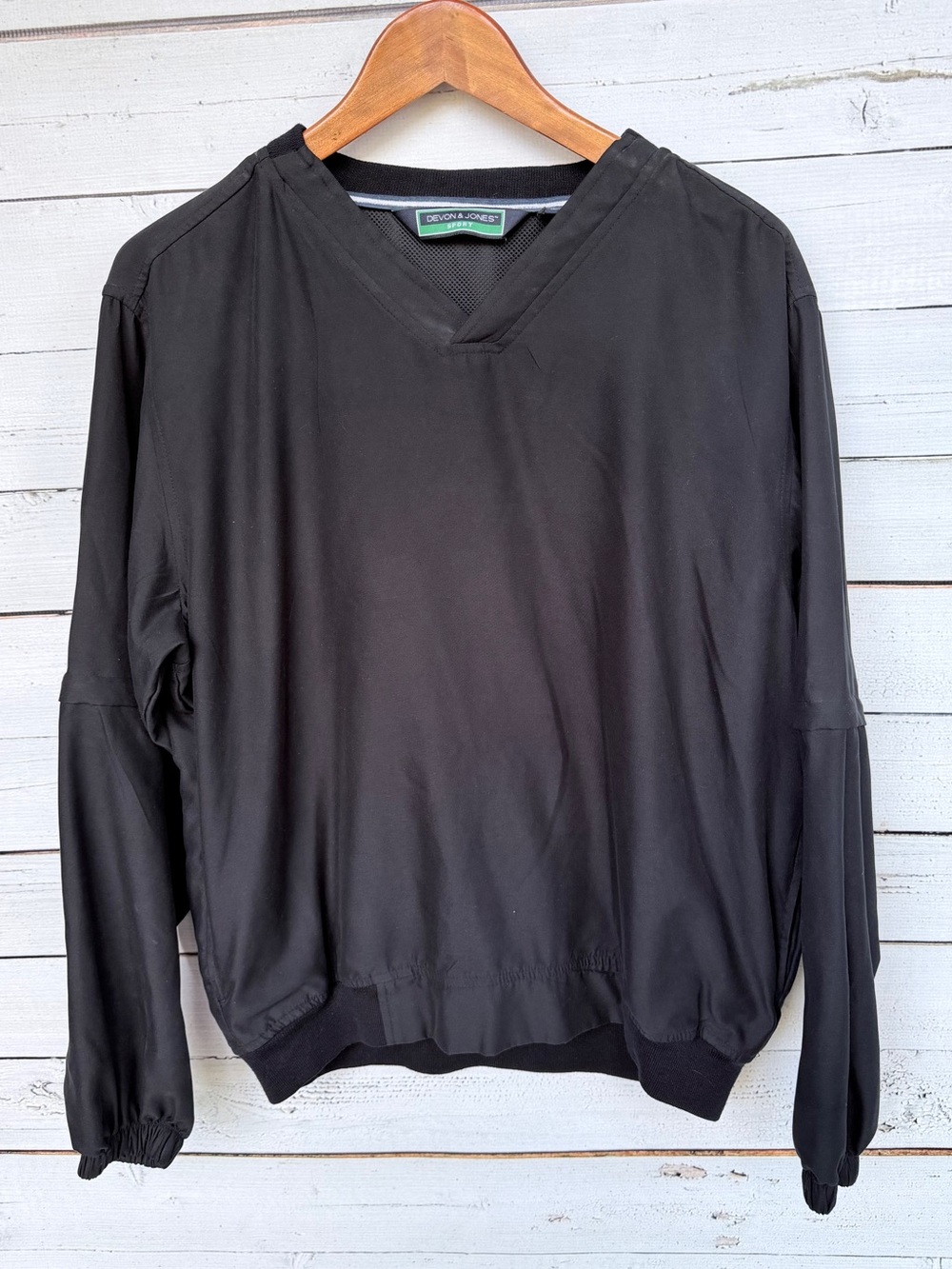 Devon & Jones Sport V-Neck Windshirt Pullover Size Medium